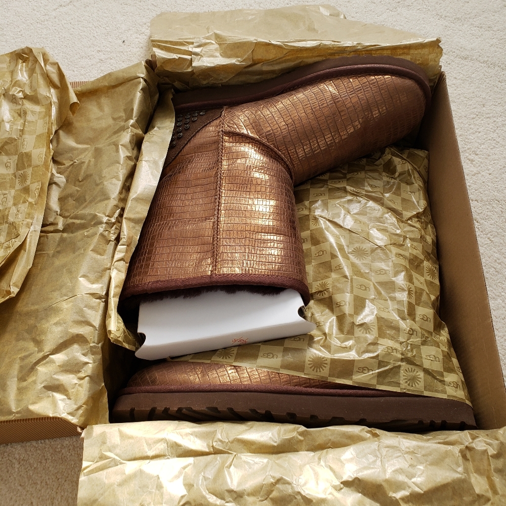 Ugg Lizard Embossed Bronze Studded Boots sz10